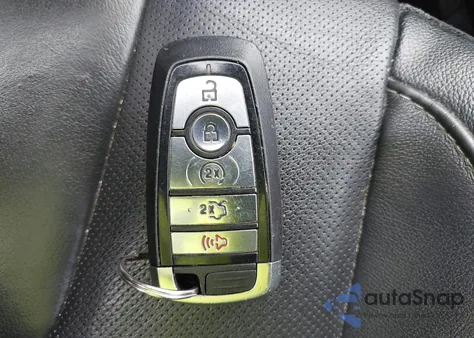 2019 Ford Fusion Hybrid Titanium z USA, uszkodzony, nr VIN 3FA6P0RUXKR192449